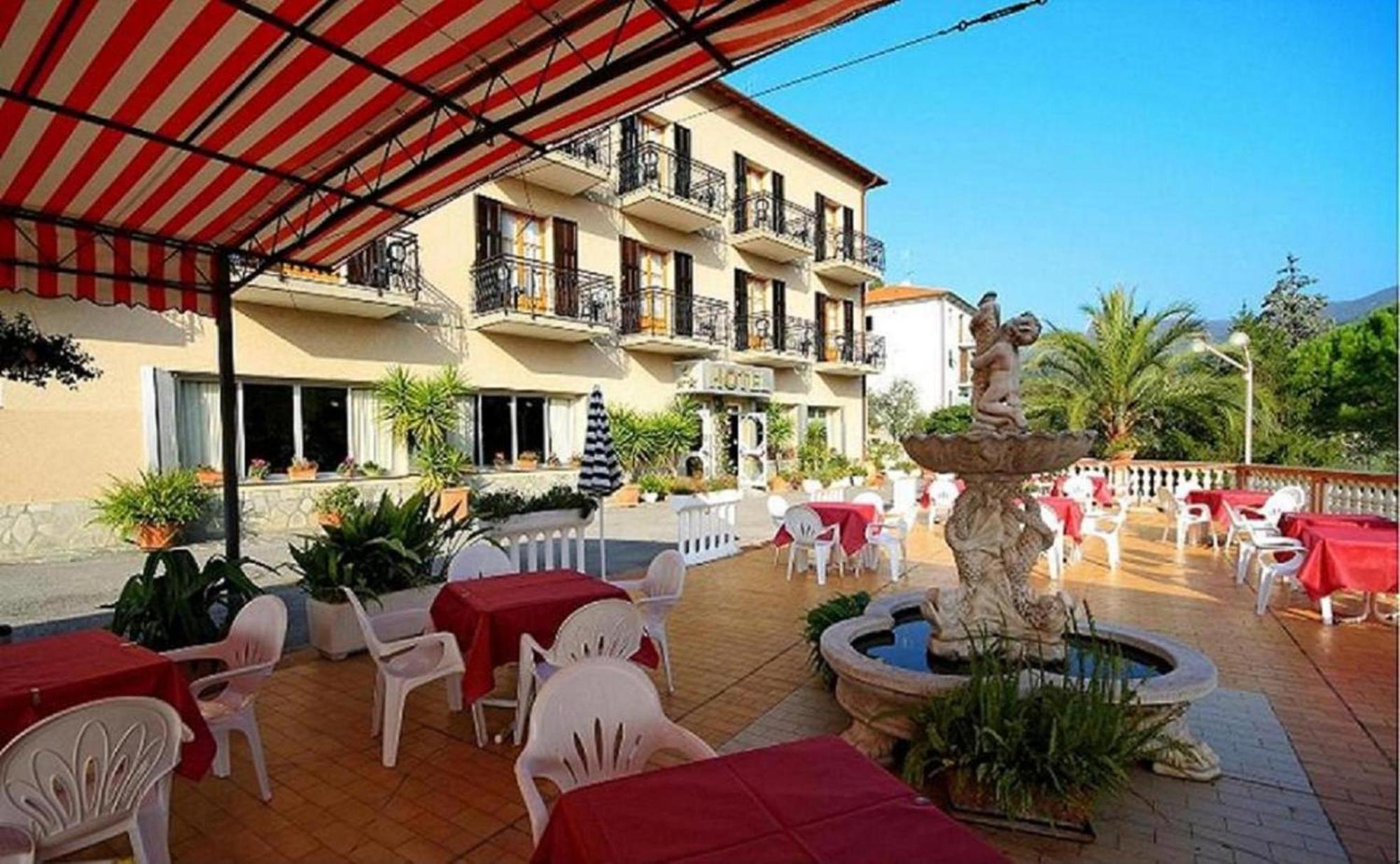 Albergo Ristorante San Matteo San Bartolomeo Al Mare Exterior photo