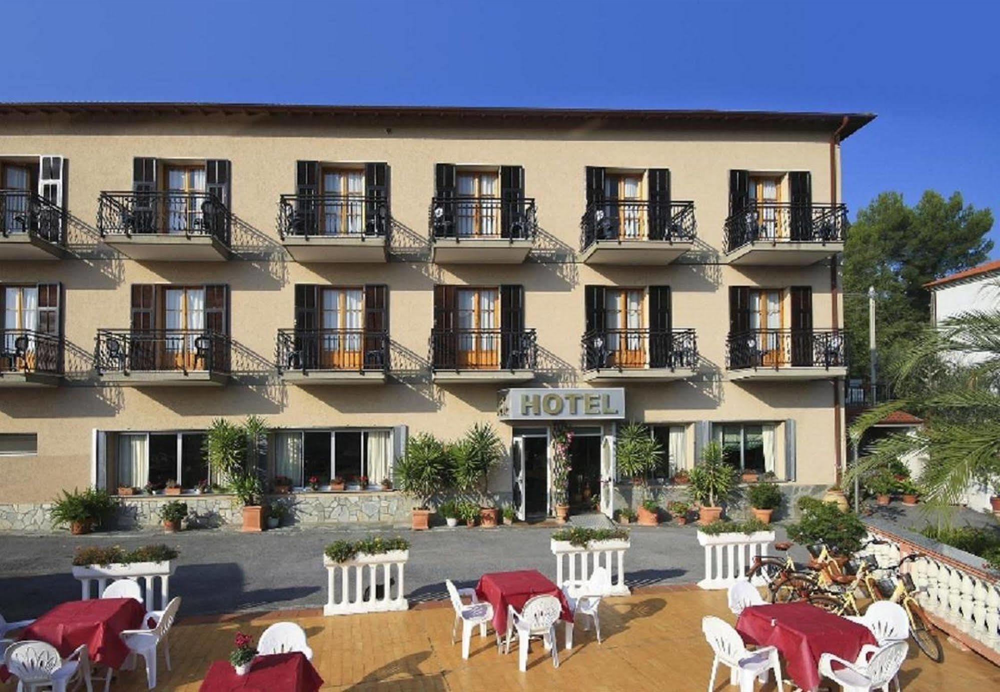 Albergo Ristorante San Matteo San Bartolomeo Al Mare Exterior photo